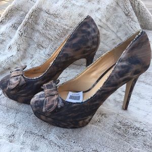 NWOT GIANNI BINI platform stilettos leopard